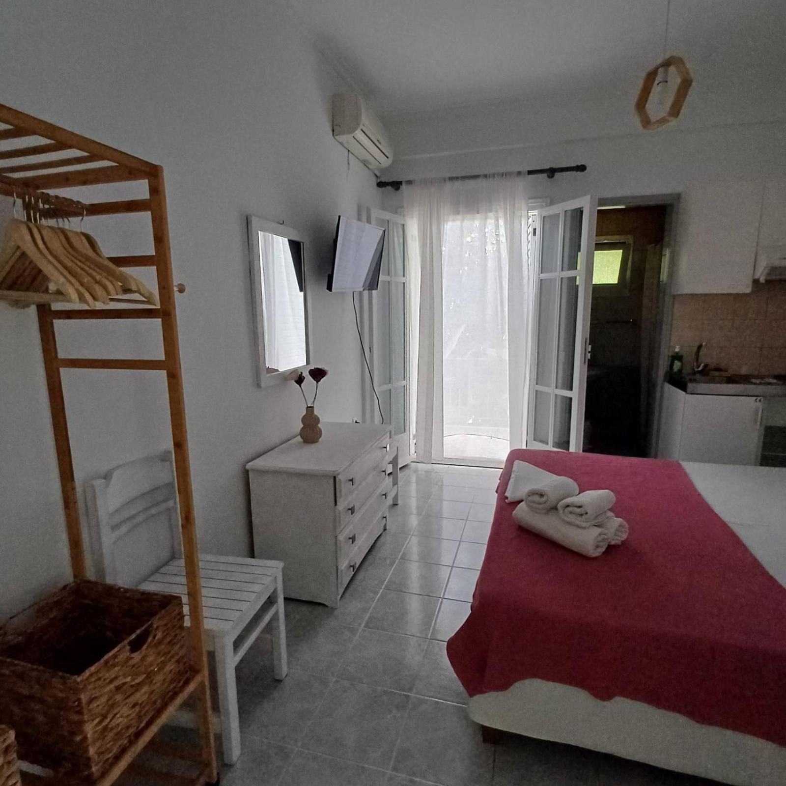 Kondilw Rooms Kalamítsi Eksteriør billede